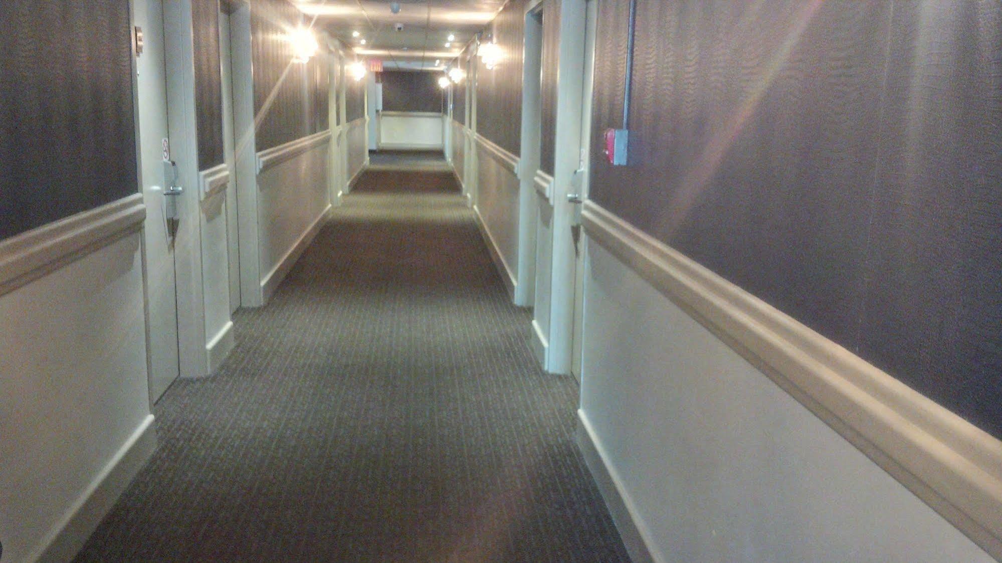 Travelodge By Wyndham Hubbard Oh Buitenkant foto